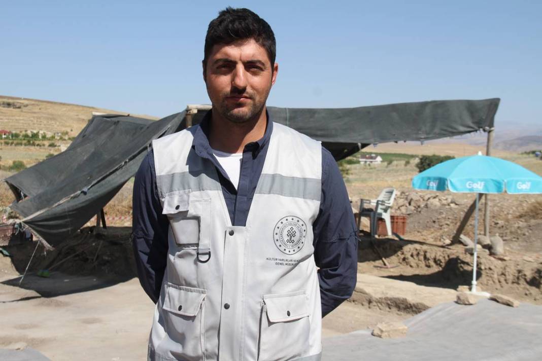 Fidan dikerken servet buldu! Yetkililer akın etti... Tarlayı kazdıkça ne görsünler 14